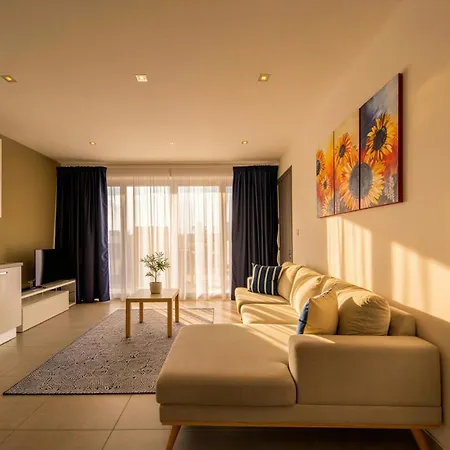 Cityvista - 3bd And Penthouse